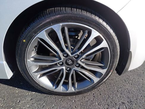 Used 2016 Hyundai Veloster Turbo image 15