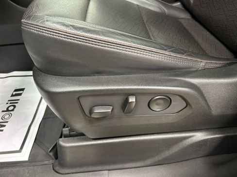 Used 2021 Chevrolet Tahoe High Country w/ Premium Package image 11