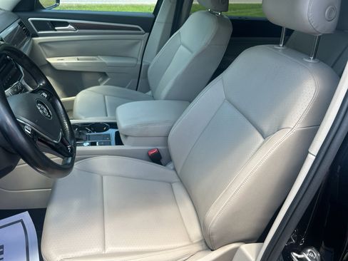 Used 2018 Volkswagen Atlas SEL FWD image 16