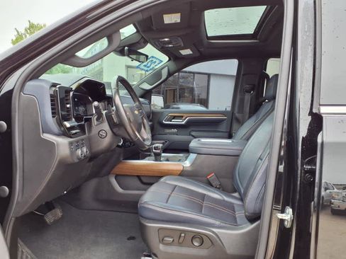 Used 2022 Chevrolet Silverado 1500 High Country w/ High Country Premium Package image 11