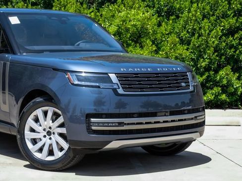 New 2026 Land Rover Range Rover Long Wheelbase SE AWD/4WD image 9