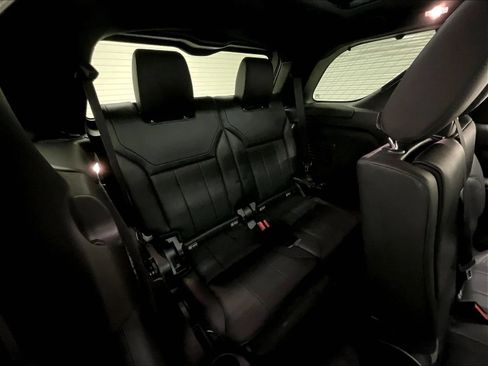 Used 2019 Land Rover Discovery HSE AWD/4WD image 17