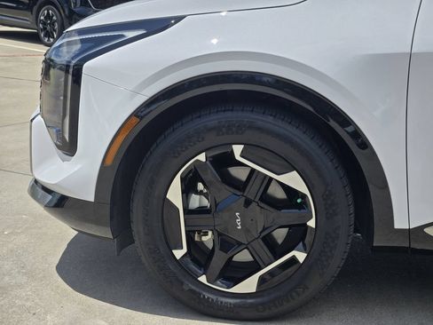 New 2026 Kia Sportage SX FWD image 5