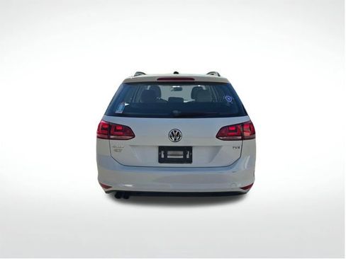Used 2016 Volkswagen Golf Limited Edition image 8