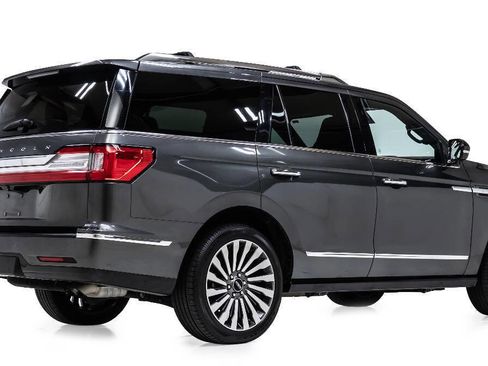 Used 2018 Lincoln Navigator Reserve w/ Technology Package image 3
