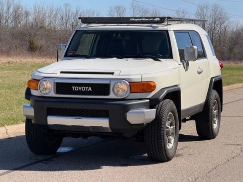 Used 2012 Toyota FJ Cruiser 4WD w/ Convenience Pkg image 4