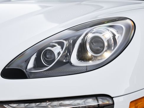 Used 2018 Porsche Macan image 38