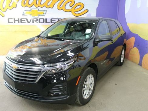 Used 2024 Chevrolet Equinox LS w/ LS Convenience Package AWD/4WD image 4