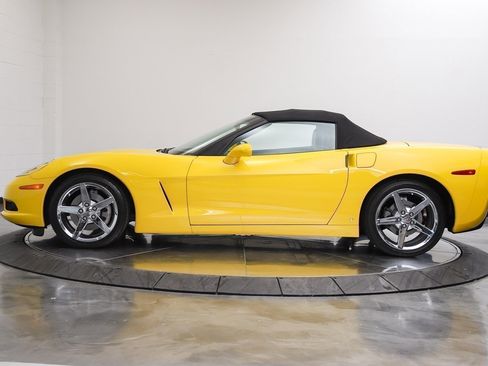 Used 2006 Chevrolet Corvette Convertible w/ Preferred Equipment Group RWD image 15