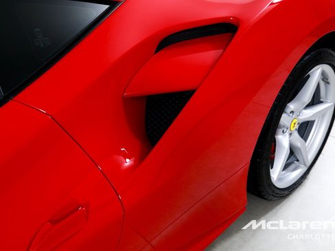 Used 2018 Ferrari 488 GTB RWD image 33