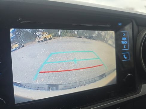 Used 2019 Toyota Tacoma TRD Sport image 20