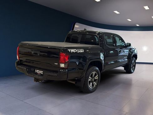 Used 2018 Toyota Tacoma TRD Sport AWD/4WD image 7