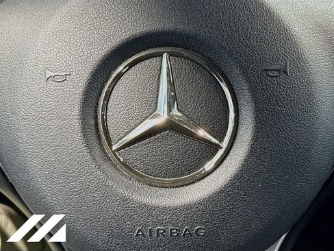 Used 2017 Mercedes-Benz GLC 300 4MATIC image 35