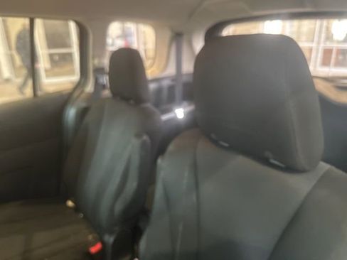 Used 2015 MAZDA MAZDA5 Sport image 13