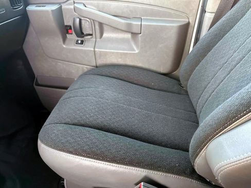 Used 2023 GMC Savana 2500 image 15