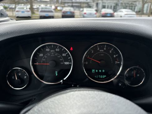 Used 2018 Jeep Wrangler Sport image 12