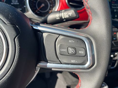 Used 2023 Jeep Gladiator Rubicon w/ LED Lighting Group AWD/4WD image 15