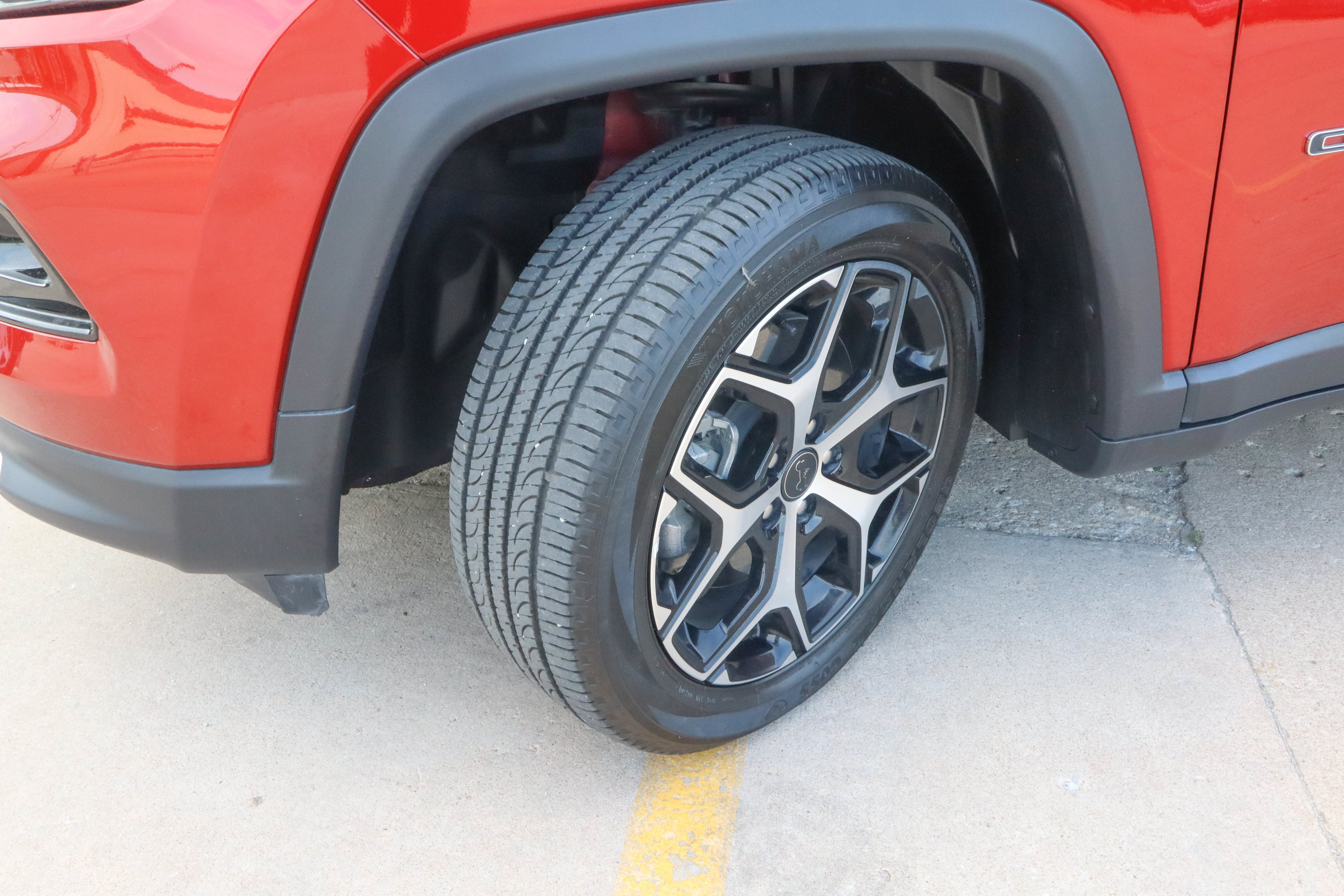 Used 2025 Jeep Compass Limited AWD/4WD image 17
