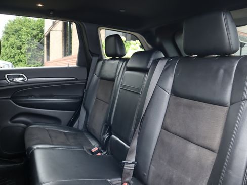 Used 2020 Jeep Grand Cherokee Altitude AWD/4WD image 25