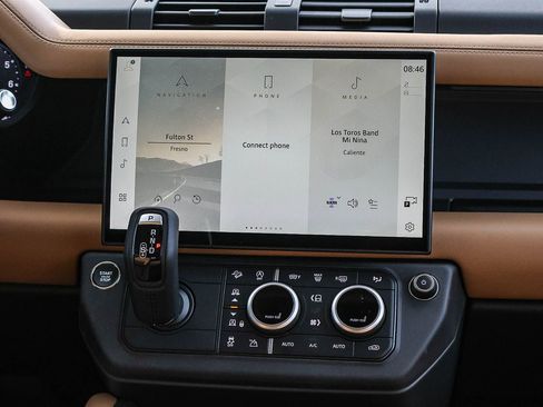 New 2026 Land Rover Defender 110 X-Dynamic SE image 25