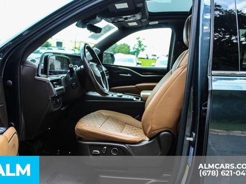 Used 2021 Cadillac Escalade Premium Luxury w/ Driver Assist Tech Package AWD/4WD image 17