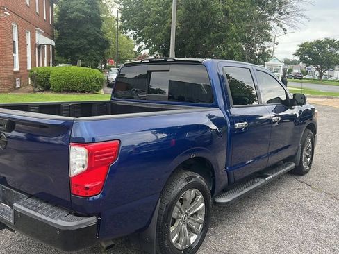 Used 2019 Nissan Titan SV w/ SV Convenience Package AWD/4WD image 5