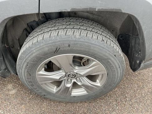 Used 2025 Toyota RAV4 XLE AWD/4WD image 8