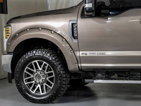 Used 2019 Ford F250 Lariat w/ Lariat Value Package AWD/4WD image 12