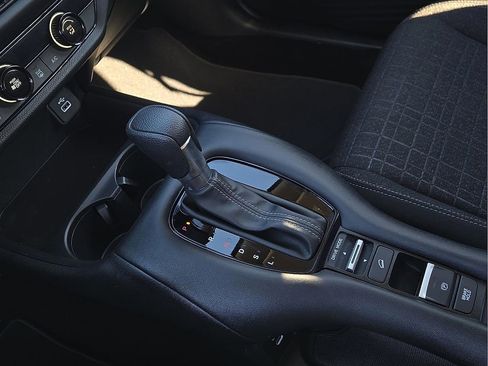 Used 2025 Honda HR-V LX image 21