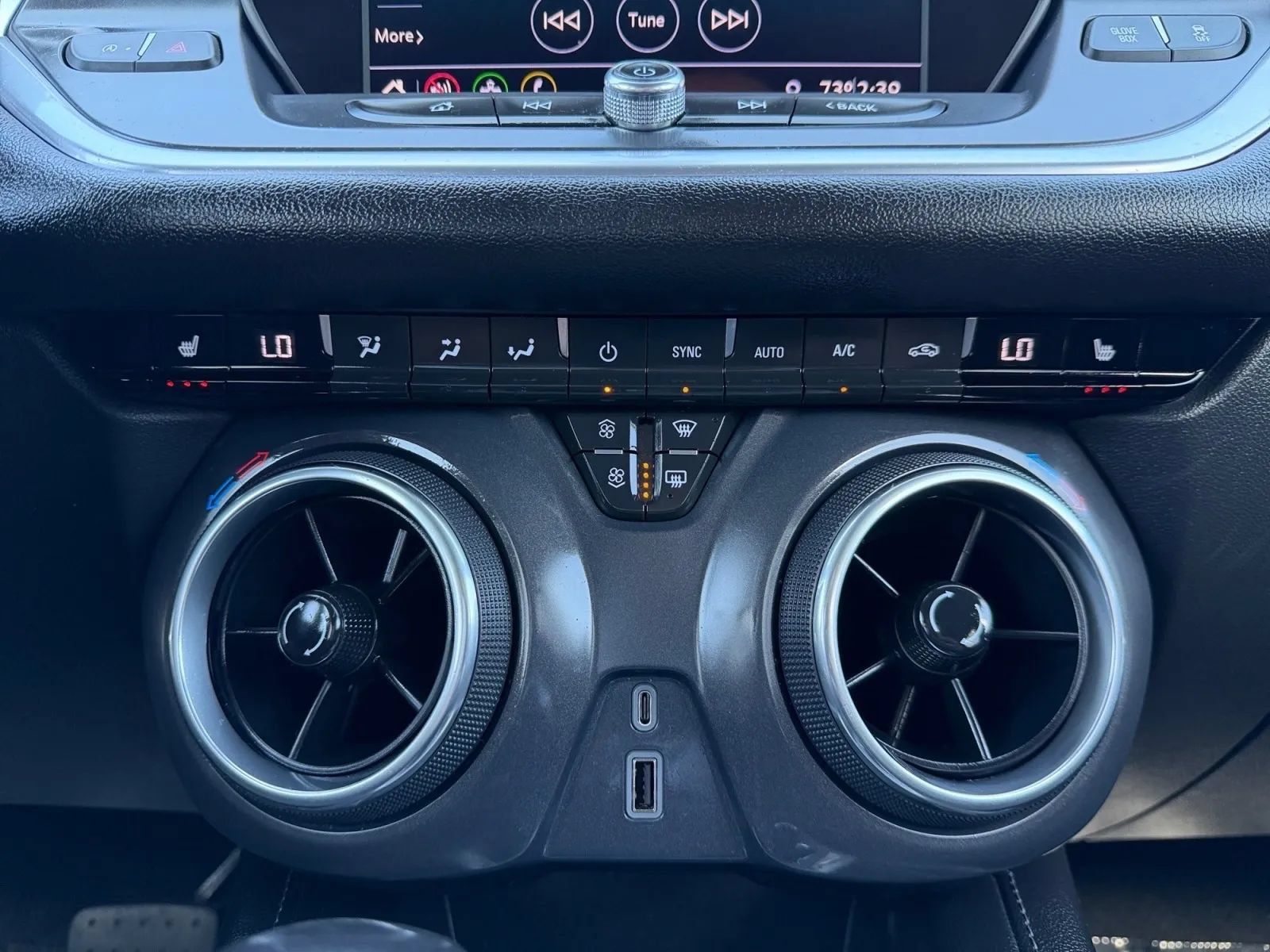 Used 2020 Chevrolet Blazer LT FWD image 18