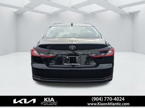 Used 2025 Toyota Camry LE image 4