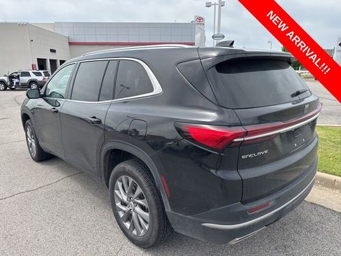 Used 2025 Buick Enclave Preferred FWD image 6