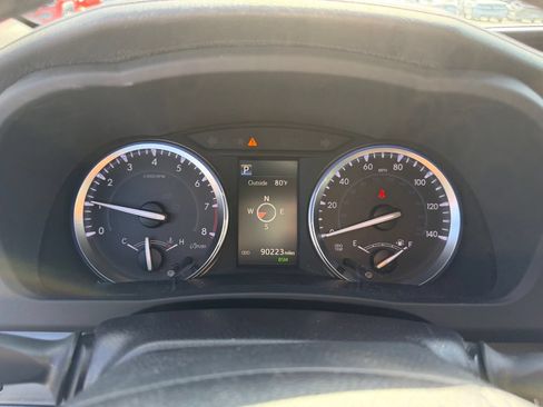 Used 2018 Toyota Highlander SE w/ Protection Package #3 AWD/4WD image 6