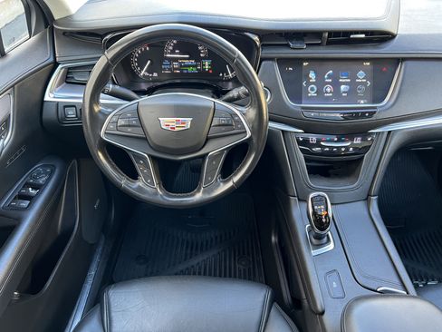 Used 2018 Cadillac XT5 Luxury w/ Driver Awareness Package image 32