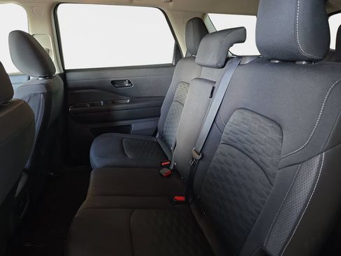 Used 2024 Nissan Pathfinder S AWD/4WD image 14