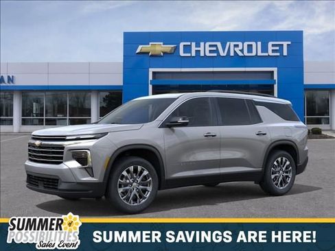 New 2026 Chevrolet Traverse LT w/ Sun and Wheel Package AWD/4WD image 2