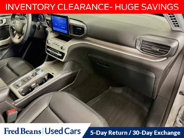 Used 2023 Ford Explorer XLT w/ Equipment Group 202A AWD/4WD image 35