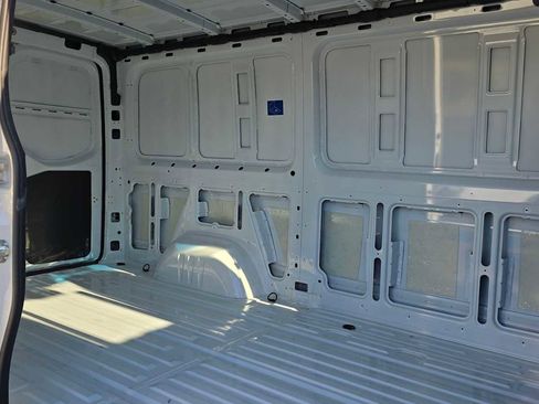 Used 2025 Mercedes-Benz Sprinter 2500 image 14