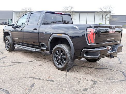 Used 2024 GMC Sierra 2500 AT4 w/ AT4 Preferred Package AWD/4WD image 12