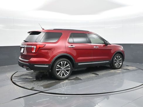 Used 2018 Ford Explorer Platinum image 9