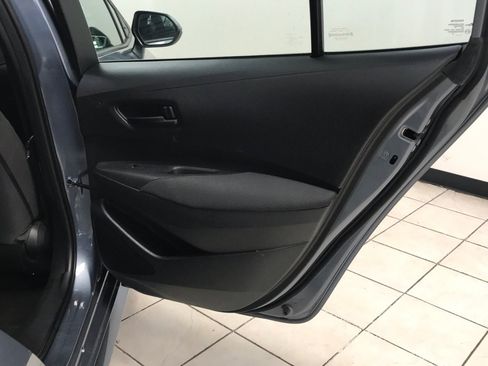 Used 2022 Toyota Corolla LE FWD image 12
