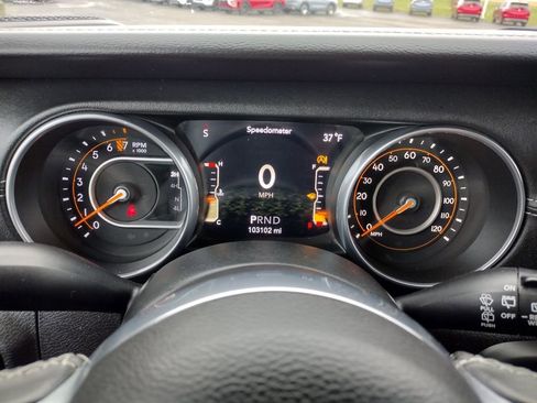 Used 2018 Jeep Wrangler Unlimited Sahara AWD/4WD image 24
