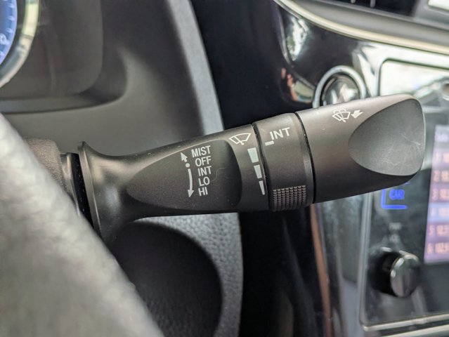 Used 2017 Toyota Corolla LE FWD image 7