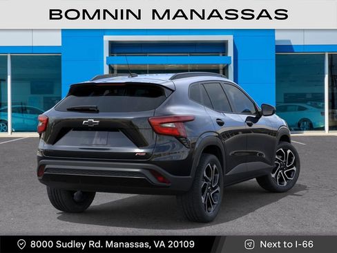 New 2026 Chevrolet Trax RS w/ Sunroof Package FWD image 5
