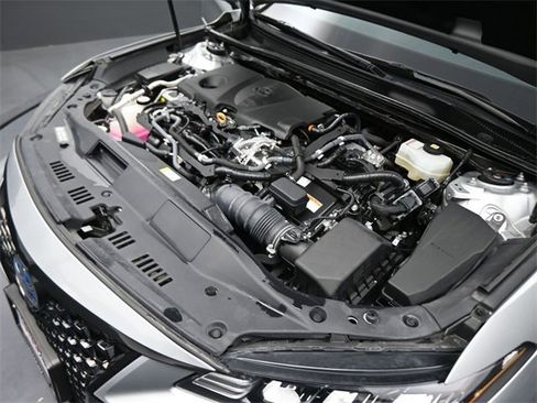 Used 2021 Toyota Avalon XSE image 10