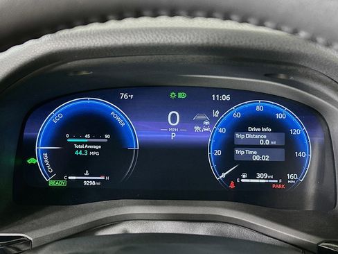 Used 2025 Toyota Camry XLE image 19