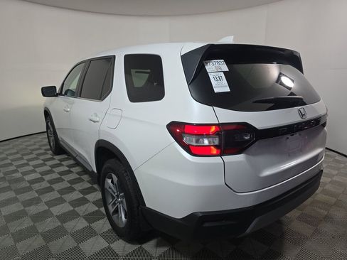 Used 2023 Honda Pilot EX-L image 6