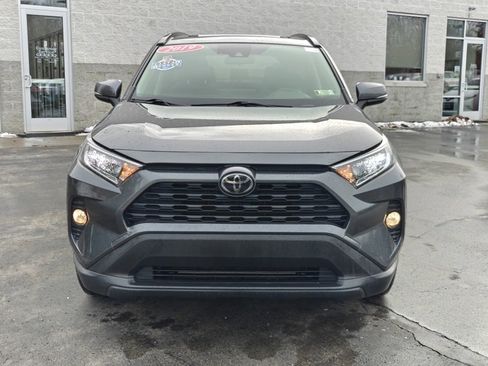 Used 2019 Toyota RAV4 XLE Premium image 2