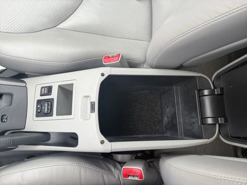 Used 2012 Toyota RAV4 Limited w/ Navigation Value Pkg image 27