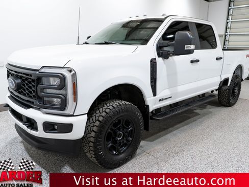 Used 2025 Ford F250 XL w/ STX Appearance Package AWD/4WD image 2